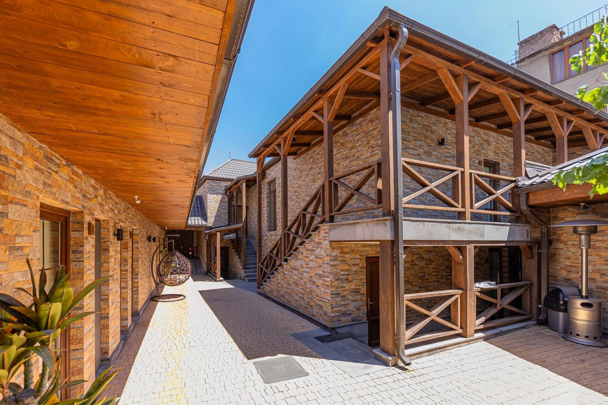 Boutique Living Hotel 예레반 외부 사진