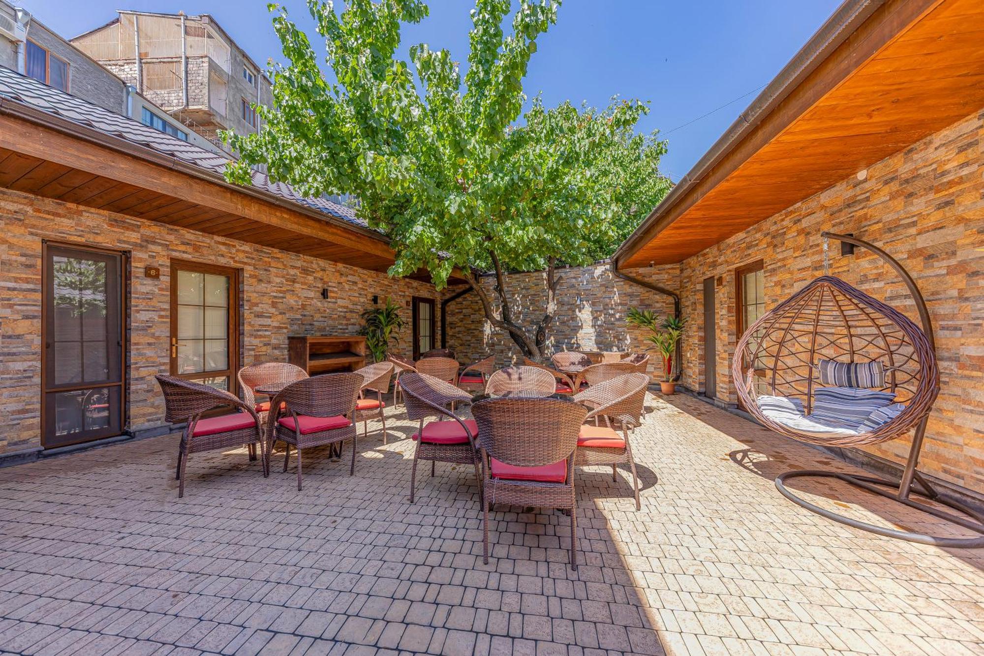Boutique Living Hotel 예레반 외부 사진