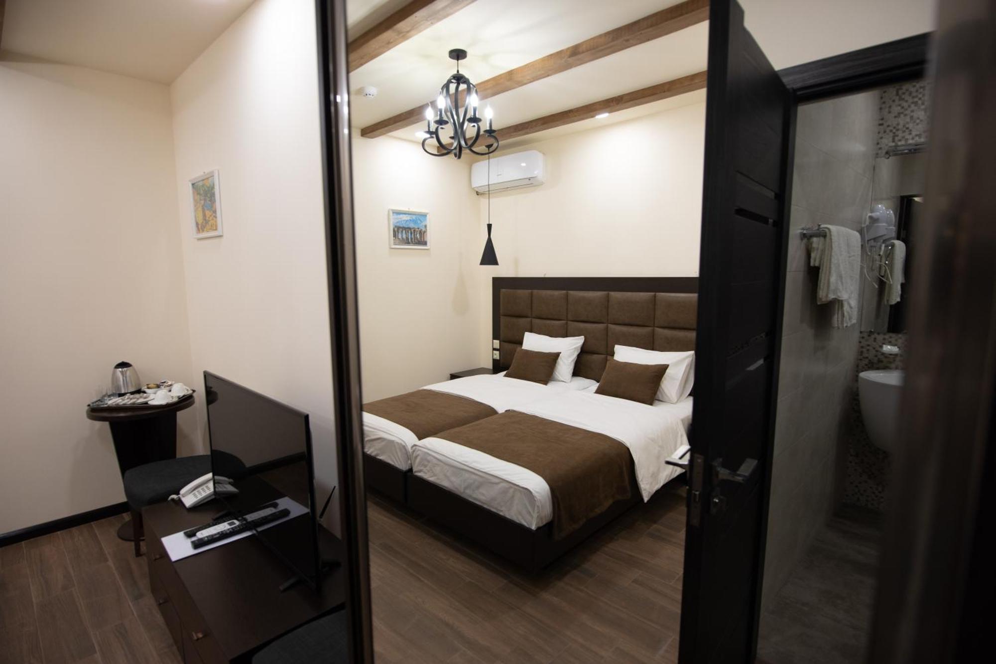 Boutique Living Hotel 예레반 외부 사진