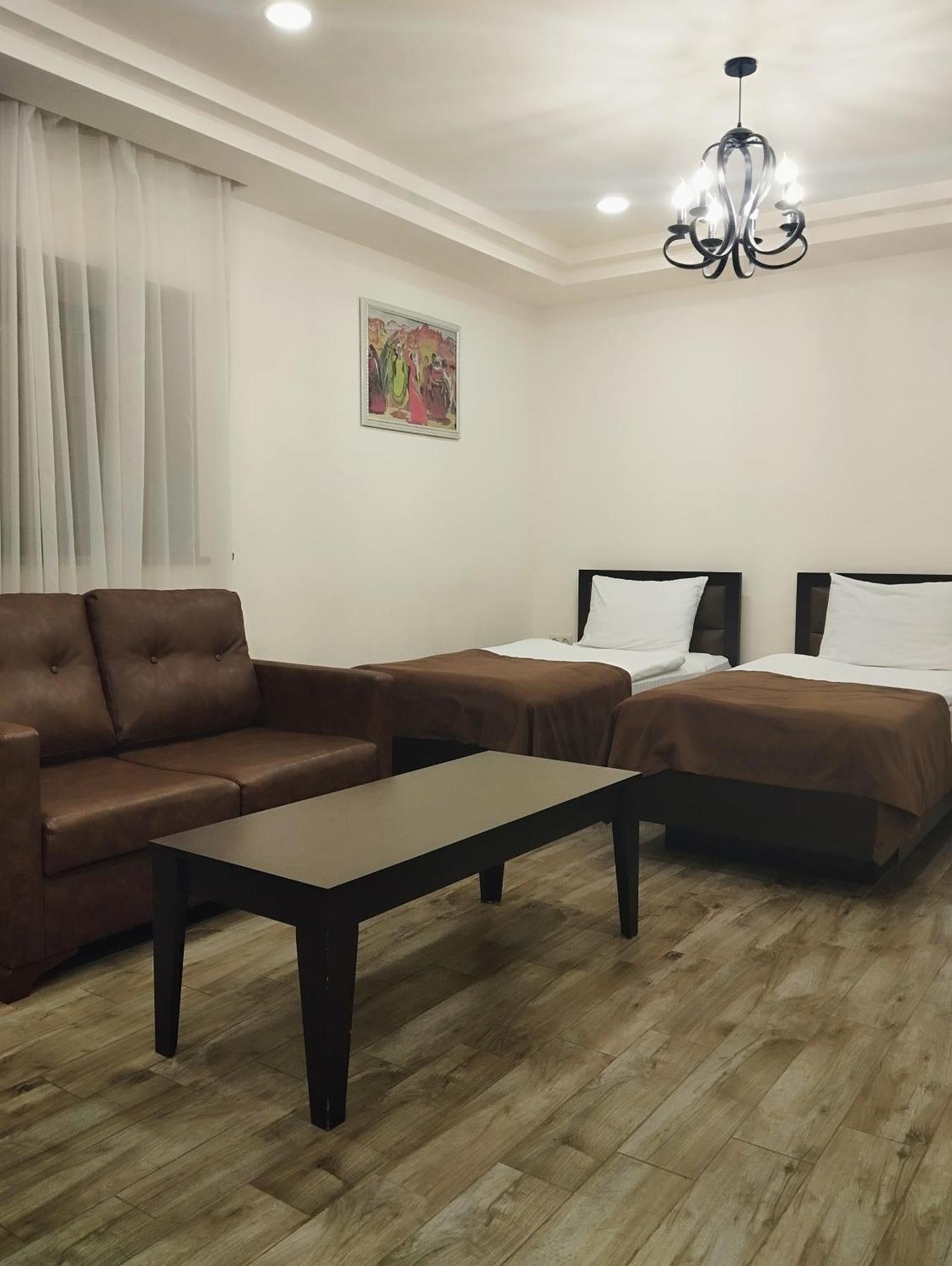 Boutique Living Hotel 예레반 외부 사진